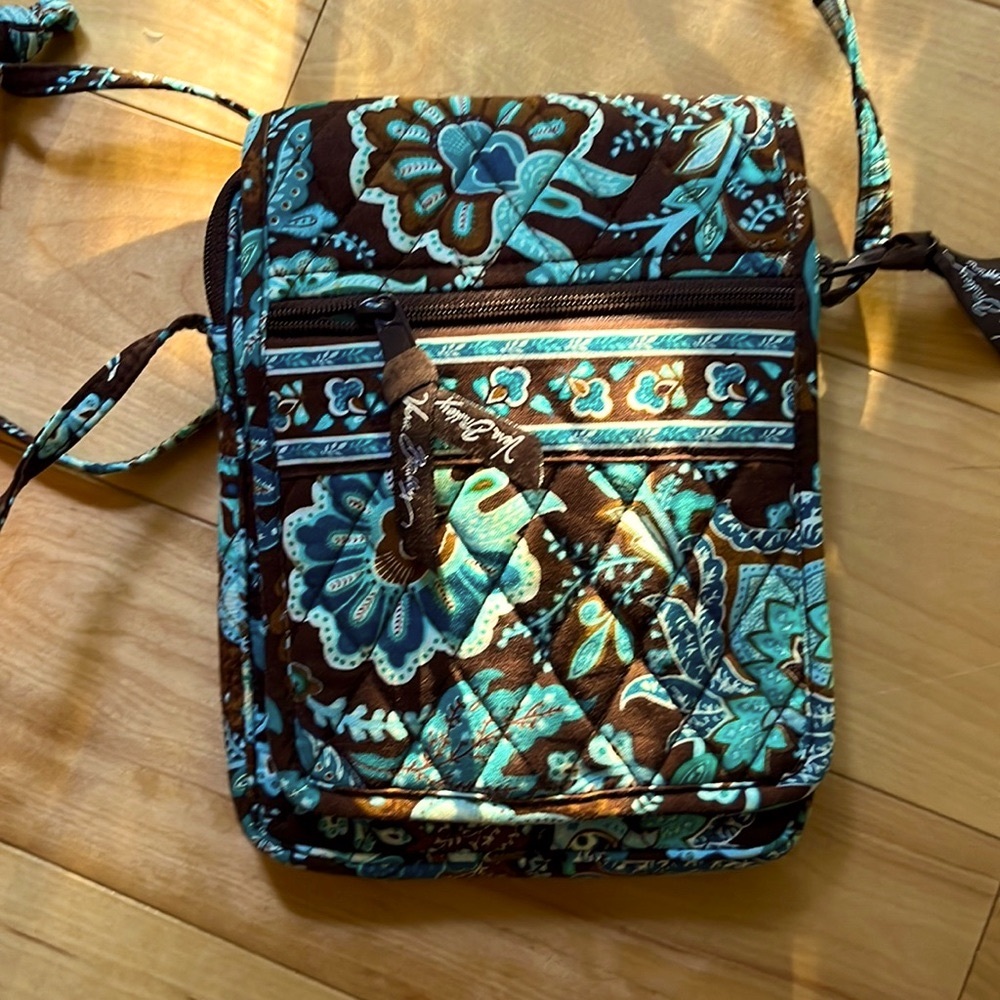 Vera Bradley crossbody quilted bag